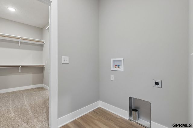 5705 N 197 Avenue, Elkhorn, NE 68022