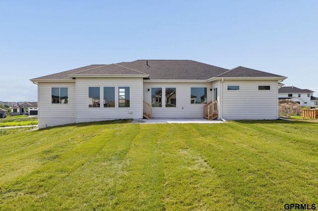 5705 N 197 Avenue, Elkhorn, NE 68022
