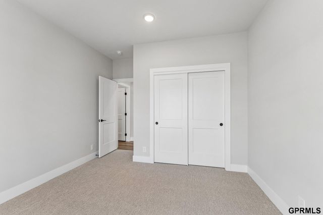 5705 N 197 Avenue, Elkhorn, NE 68022