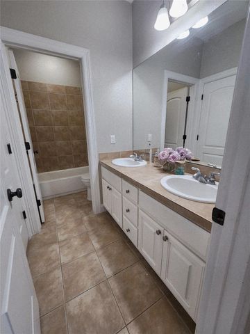 152 Silver Hawk CT, Dripping Springs, TX 78620