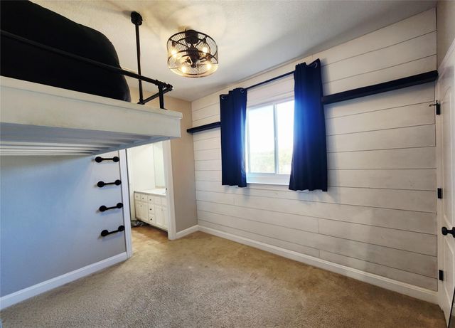 152 Silver Hawk CT, Dripping Springs, TX 78620