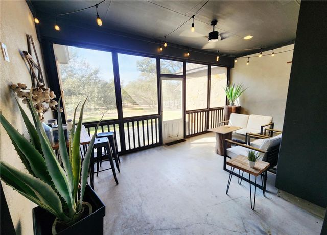 152 Silver Hawk CT, Dripping Springs, TX 78620