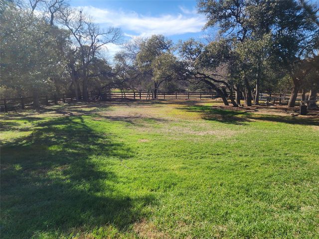 152 Silver Hawk CT, Dripping Springs, TX 78620