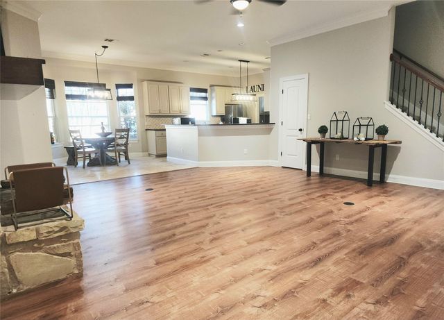 152 Silver Hawk CT, Dripping Springs, TX 78620