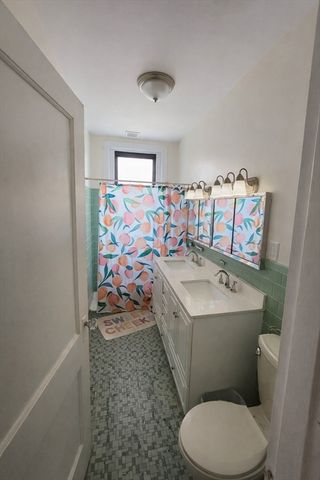 30 Claflin Rd 1, Brookline, MA 02445