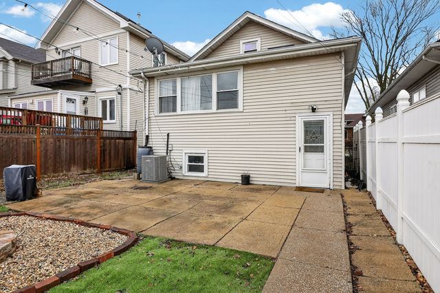 914 Lathrop Avenue, Forest Park, IL 60130