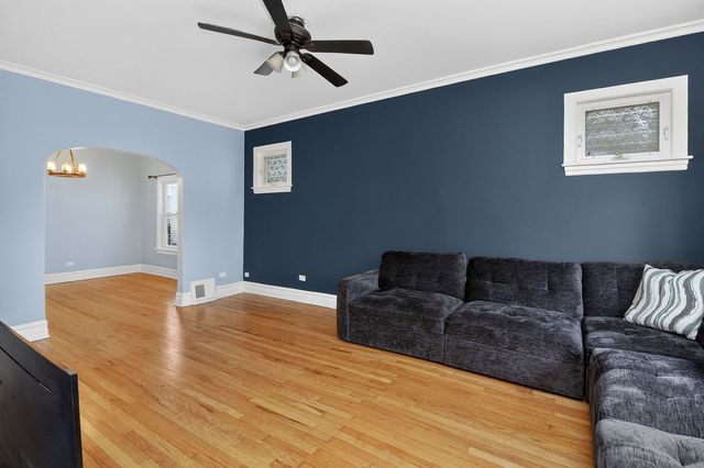 914 Lathrop Avenue, Forest Park, IL 60130