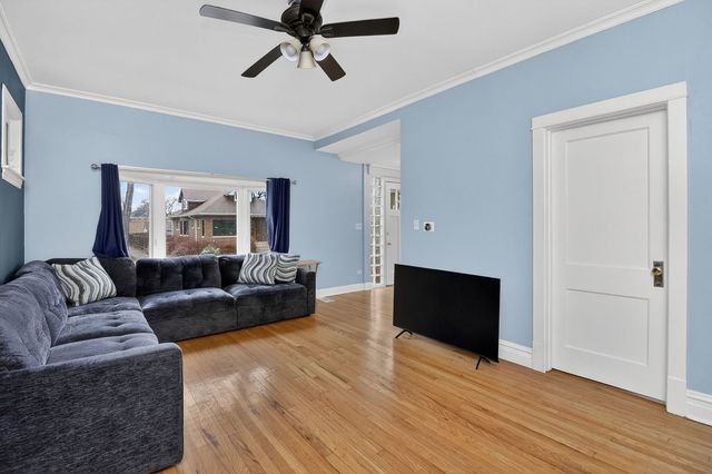 914 Lathrop Avenue, Forest Park, IL 60130