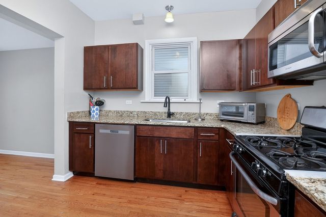 914 Lathrop Avenue, Forest Park, IL 60130