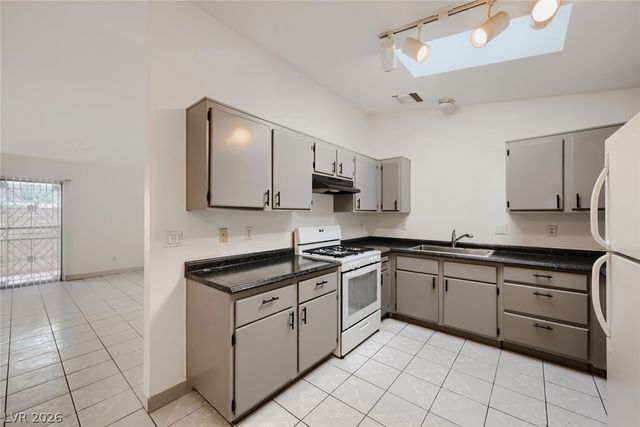 1918 King Hill Street, Las Vegas, NV 89106