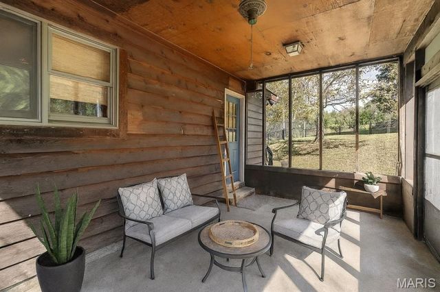 130 Rolling Hills Drive, Washington, MO 63090