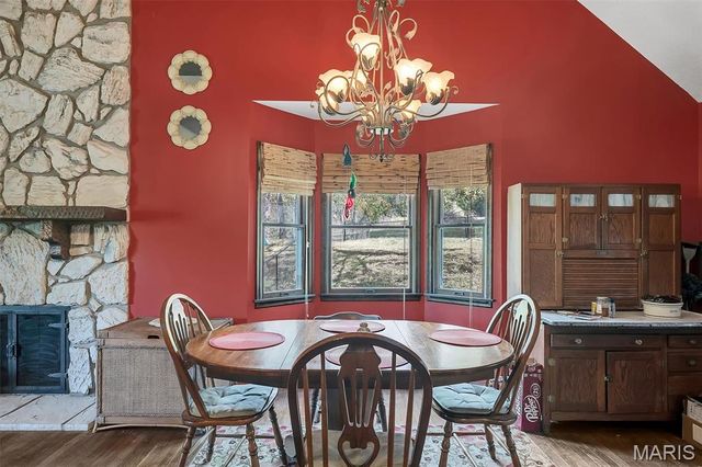 130 Rolling Hills Drive, Washington, MO 63090