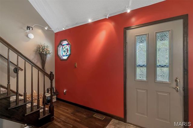 130 Rolling Hills Drive, Washington, MO 63090