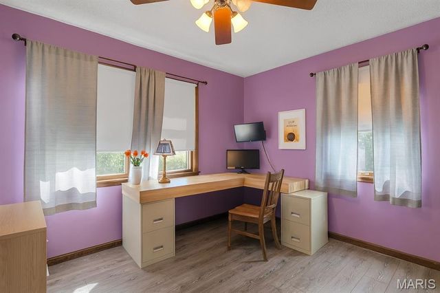 130 Rolling Hills Drive, Washington, MO 63090