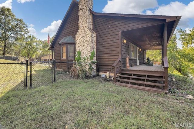 130 Rolling Hills Drive, Washington, MO 63090