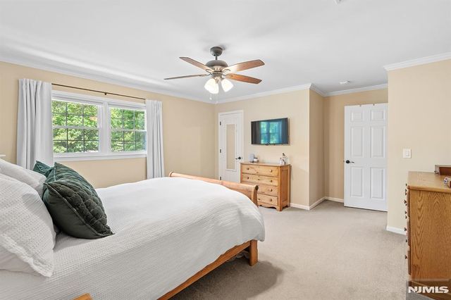 33 Chris Terrace, Ringwood, NJ 07456