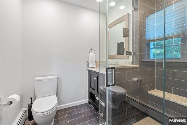 33 Chris Terrace, Ringwood, NJ 07456