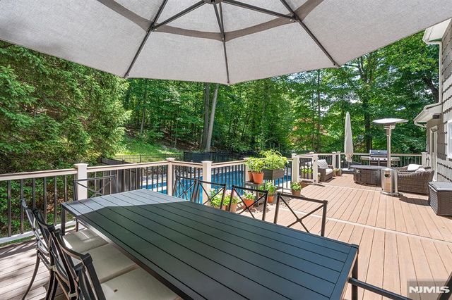 33 Chris Terrace, Ringwood, NJ 07456