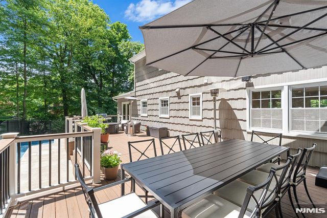 33 Chris Terrace, Ringwood, NJ 07456