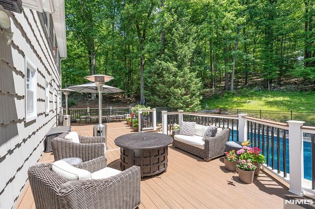 33 Chris Terrace, Ringwood, NJ 07456
