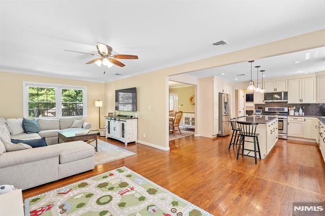 33 Chris Terrace, Ringwood, NJ 07456
