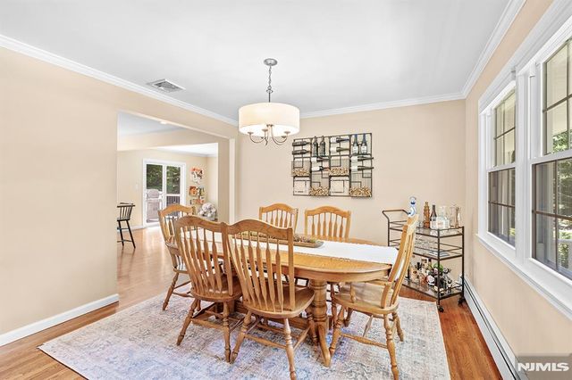 33 Chris Terrace, Ringwood, NJ 07456