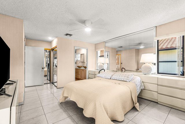 6041 Kings Gate Circle, Delray Beach, FL 33484