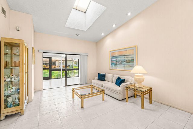 6041 Kings Gate Circle, Delray Beach, FL 33484