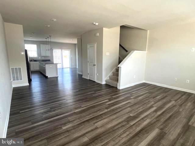 98 EXTROVERT DR, Charles Town, WV 25414