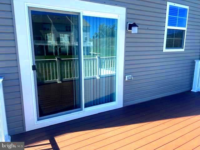 98 EXTROVERT DR, Charles Town, WV 25414