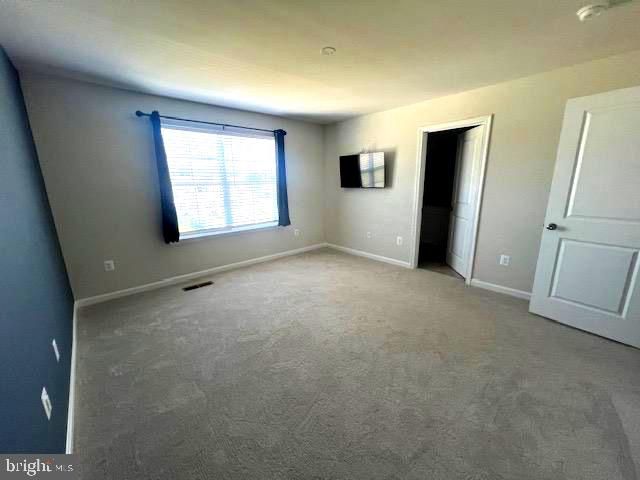 98 EXTROVERT DR, Charles Town, WV 25414