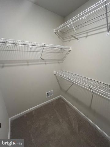 98 EXTROVERT DR, Charles Town, WV 25414