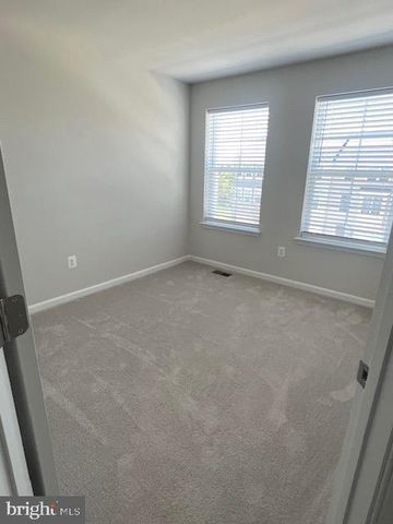 98 EXTROVERT DR, Charles Town, WV 25414