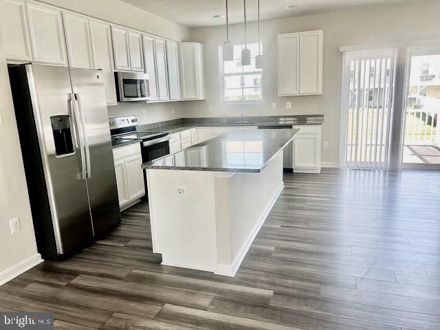 98 EXTROVERT DR, Charles Town, WV 25414