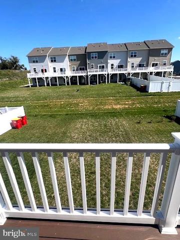 98 EXTROVERT DR, Charles Town, WV 25414