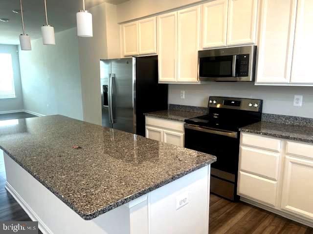 98 EXTROVERT DR, Charles Town, WV 25414