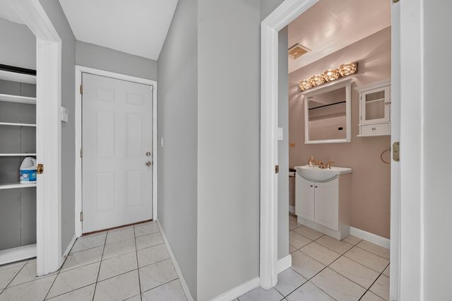 1964 Crescent Lane, Hoffman Estates, IL 60169