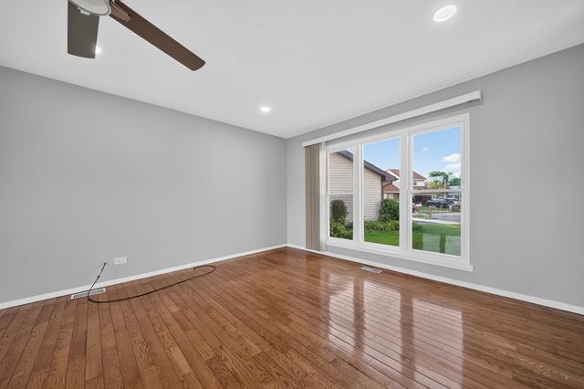 1964 Crescent Lane, Hoffman Estates, IL 60169