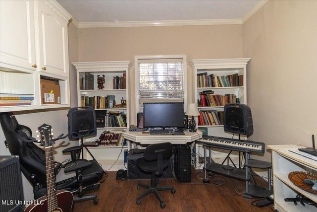 313 Pelahatchie Shore Drive, Brandon, MS 39047