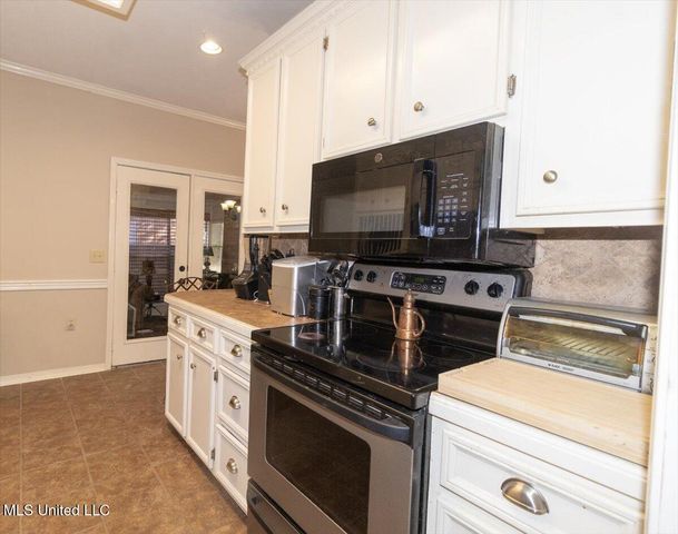 313 Pelahatchie Shore Drive, Brandon, MS 39047