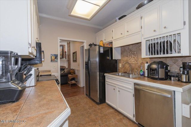 313 Pelahatchie Shore Drive, Brandon, MS 39047