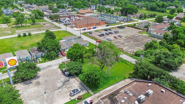 3495 Des Chaumes Street, Houston, TX 77026