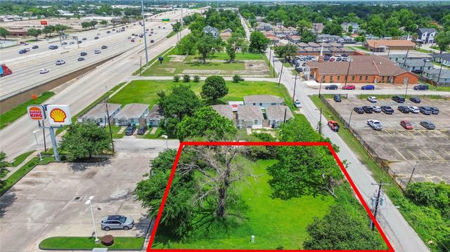 3495 Des Chaumes Street, Houston, TX 77026