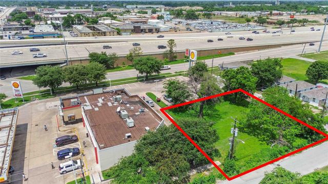 3495 Des Chaumes Street, Houston, TX 77026