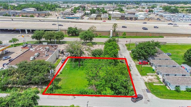 3495 Des Chaumes Street, Houston, TX 77026