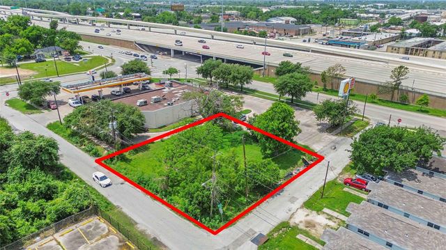 3495 Des Chaumes Street, Houston, TX 77026