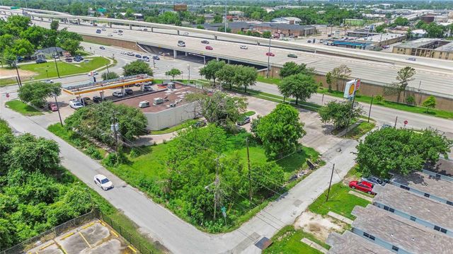 3495 Des Chaumes Street, Houston, TX 77026