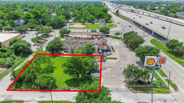 3495 Des Chaumes Street, Houston, TX 77026