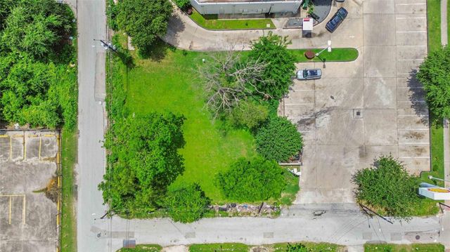 3495 Des Chaumes Street, Houston, TX 77026