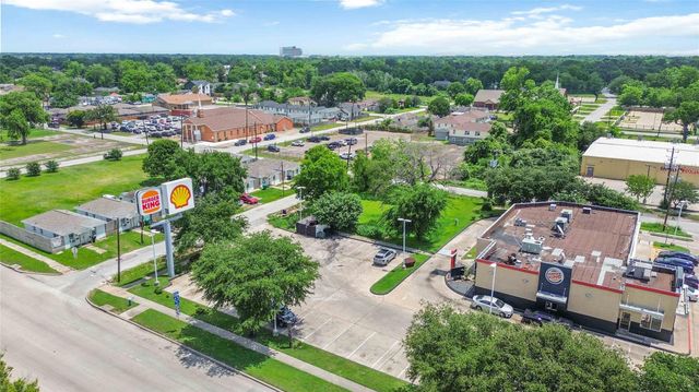 3495 Des Chaumes Street, Houston, TX 77026